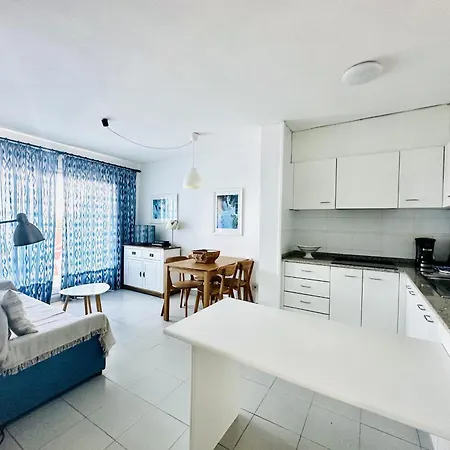2079 Rocmar 1 5-c, Excelente Situacion Frente Al Puerto Pesquero Y Con Vista A La Bahia. Ultima Planta Del Edificio. Gran Terraza. Gran Parking Publico Delante. - Es-258-56 Apartamento Roses