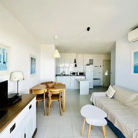 Apartamento 2079 Rocmar 1 5-c, Excelente Situacion Frente Al Puerto Pesquero Y Con Vista A La Bahia. Ultima Planta Del Edificio. Gran Terraza. Gran Parking Publico Delante. - Es-258-56 *