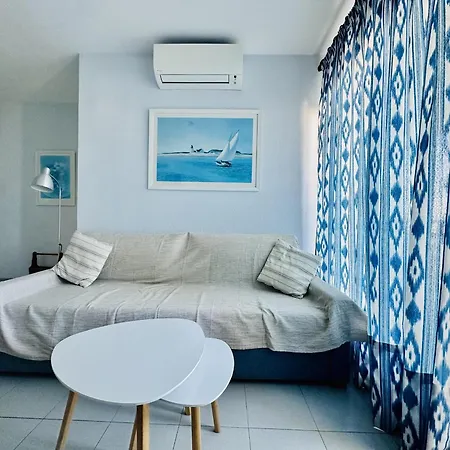 2079 Rocmar 1 5-c, Excelente Situacion Frente Al Puerto Pesquero Y Con Vista A La Bahia. Ultima Planta Del Edificio. Gran Terraza. Gran Parking Publico Delante. - Es-258-56 Apartamento *